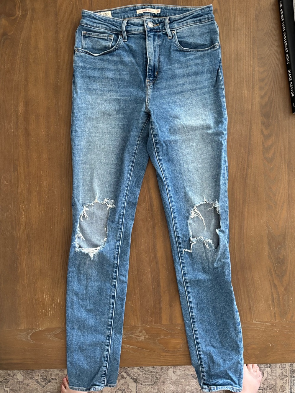 Levi's 721 Light Blue Skinny Jeans with Knee Rips